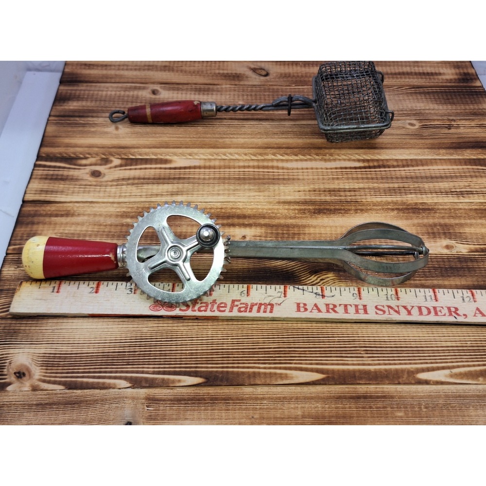 Antique Farmhouse, Red‎ Wood Handle, Wire Basket, A & J Ekco Egg Beater Set X2 - Picture 8 of 9